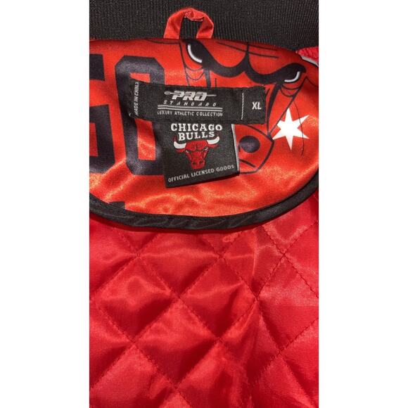 Mens PRO STANDARD Chicago Bulls NBA Satin Bomber Jacket Sz XL NWOT - Picture 11 of 12